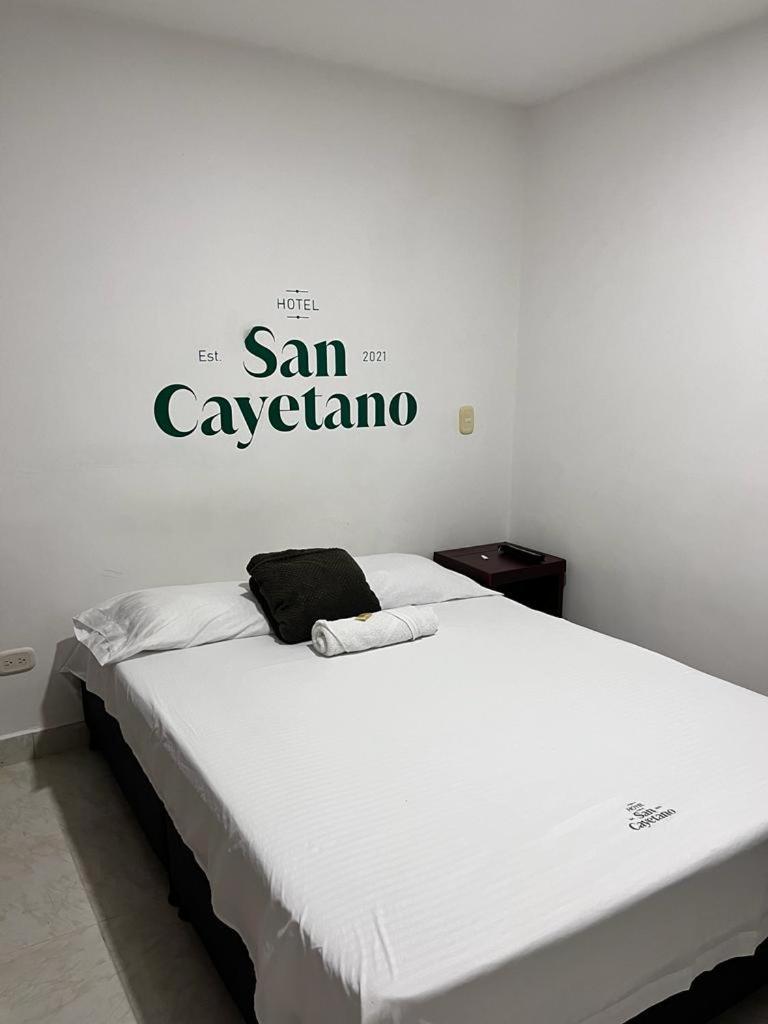 Hotel San Cayetano Ocaña エクステリア 写真