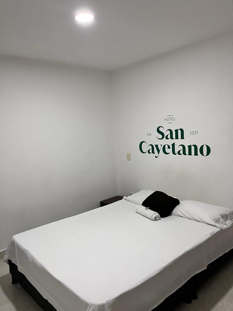 Hotel San Cayetano Ocaña エクステリア 写真