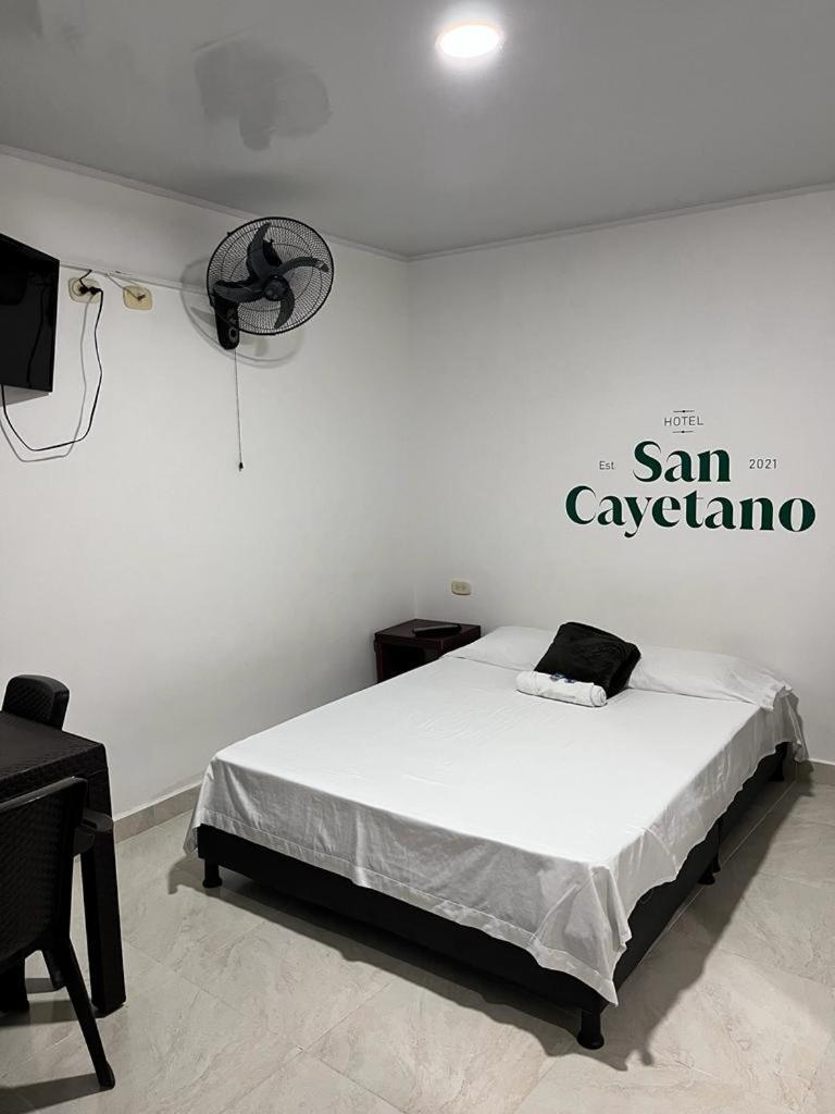 Hotel San Cayetano Ocaña エクステリア 写真